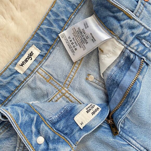 Wrangler World Wide Medium Wash Wide-leg Denim Jeans Size 24 - Picture 5 of 8